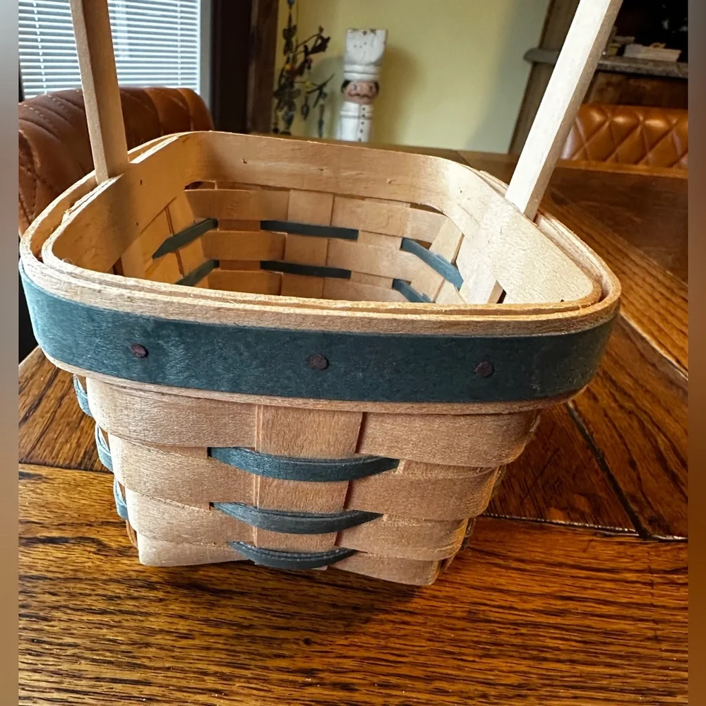 1993 Longaberger Handwoven Basket Green Weave Handle USA